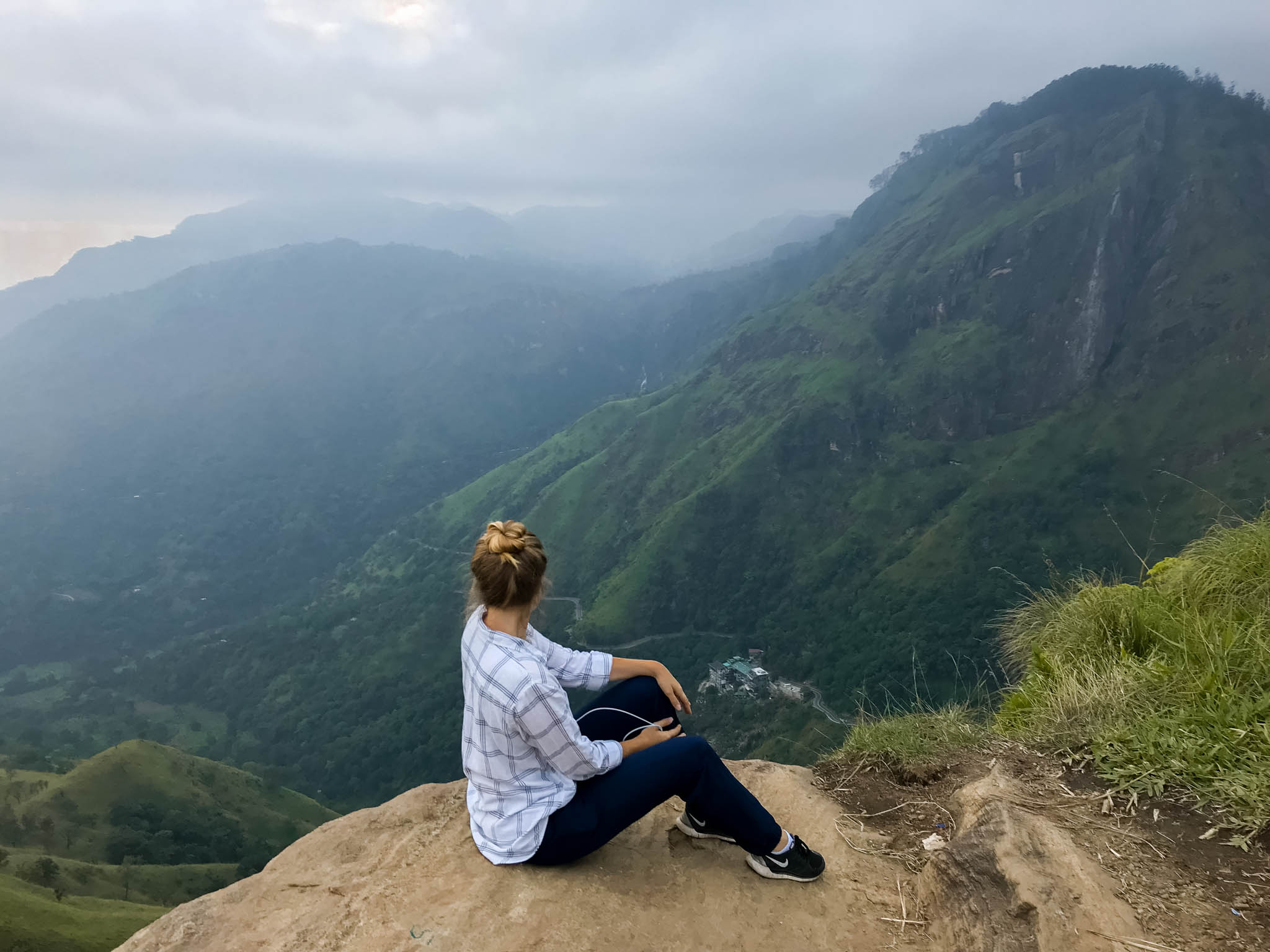 jana-meerman-little-adams-peak-ella-sri-lanka-9